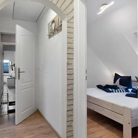 Klaus Lafrenz Petersdorf N°3 아파트 *